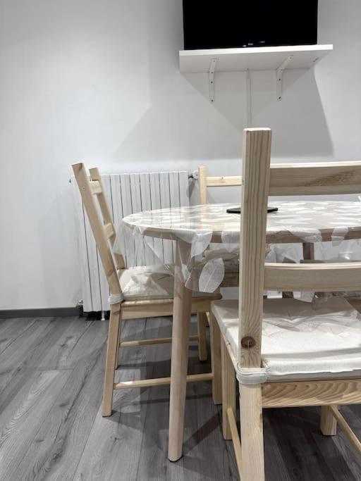 Appartement T4 En Hyper-Centre Bourgoin-Jallieu ภายนอก รูปภาพ