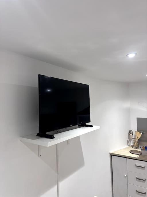 Appartement T4 En Hyper-Centre Bourgoin-Jallieu ภายนอก รูปภาพ